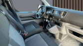 Intérieur Opel Vivaro L3 – tableau de bord et sièges avant du fourgon d'occasion à Perpignan / voiture occasion Perpignan